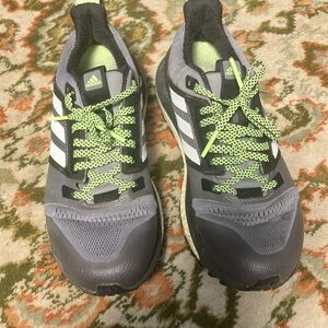 Adidas Men's Gray and Black Running Shoes